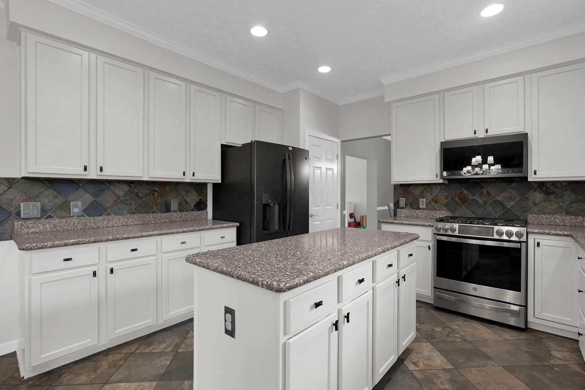 3453 Windy Forest Lane, Powell, Ohio image 12