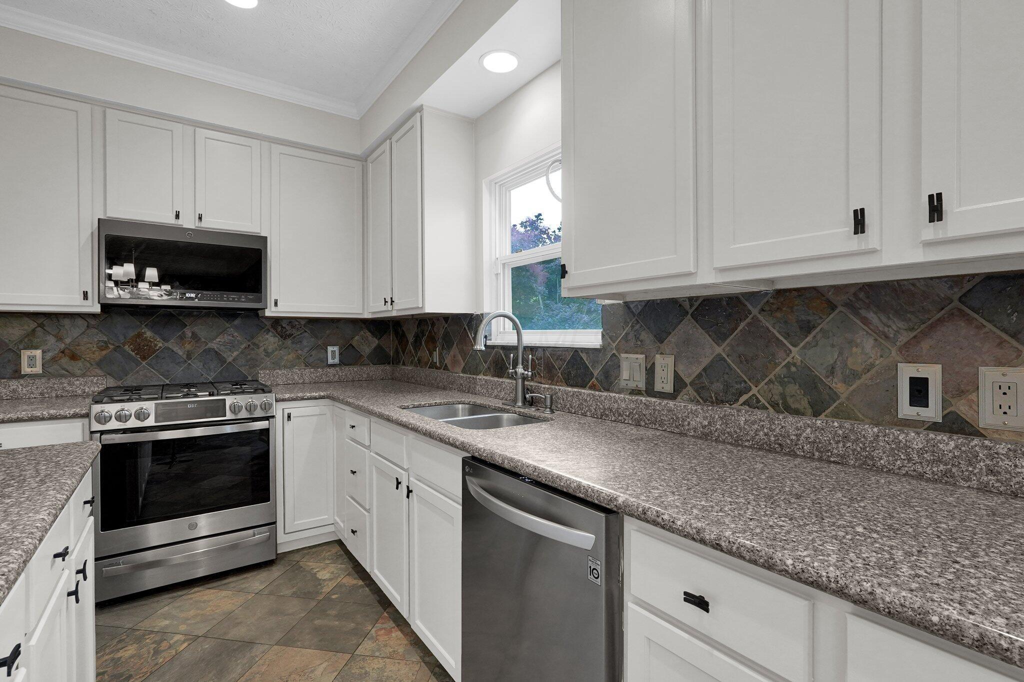 3453 Windy Forest Lane, Powell, Ohio image 13