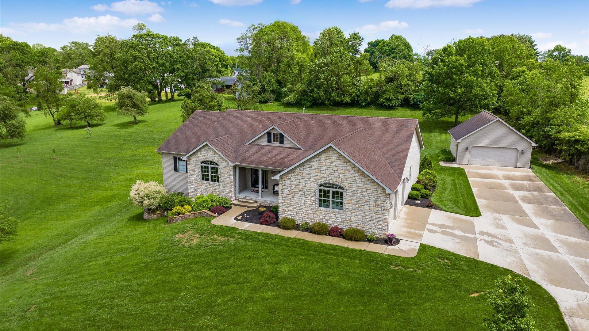 10 Thornberry Drive, Thornville, Ohio image 7
