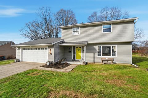 Photo of 80 Maureen Drive, Heath, OH 43056 (MLS # 226000490)