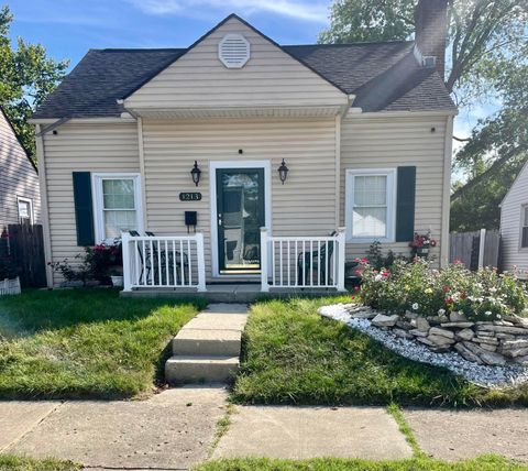 Photo of 1213 Loretta Avenue, Columbus, OH 43211 (MLS # 225038497)