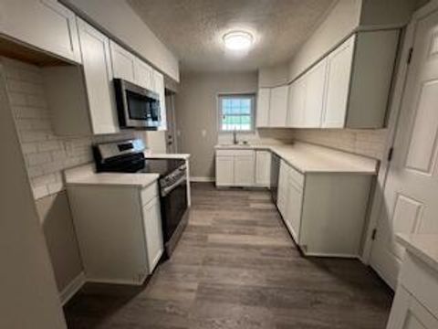 Tiny photo for 1621 Lookout Street, Lancaster, OH 43130 (MLS # 226019068)