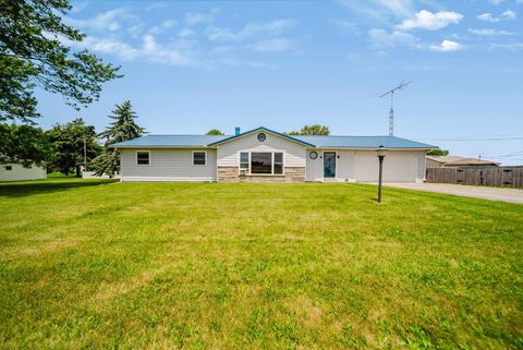 Photo of 2060 Marion Williamsport Road E, Marion, OH 43302 (MLS # 226021600)