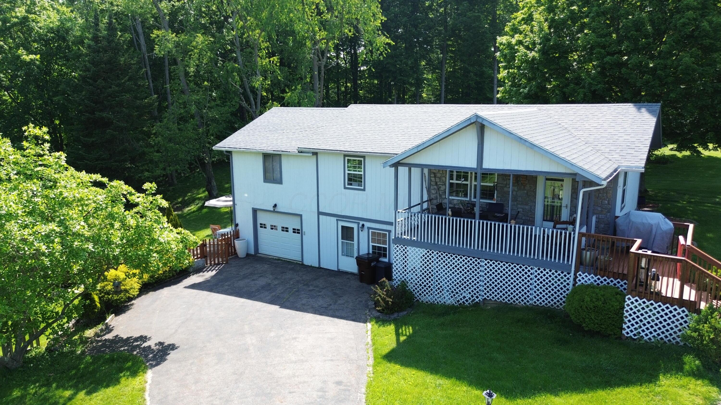 770 Winesap Circle, Howard, Ohio image 1