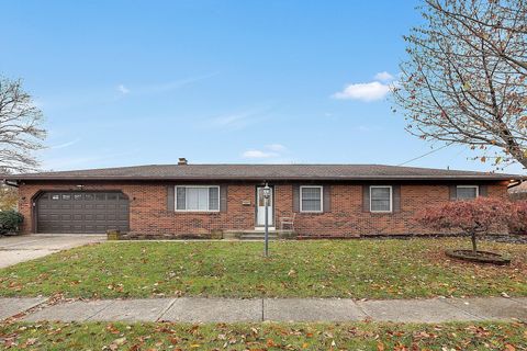 Photo of 4959 Woodbriar Place, Columbus, OH 43229 (MLS # 225044515)