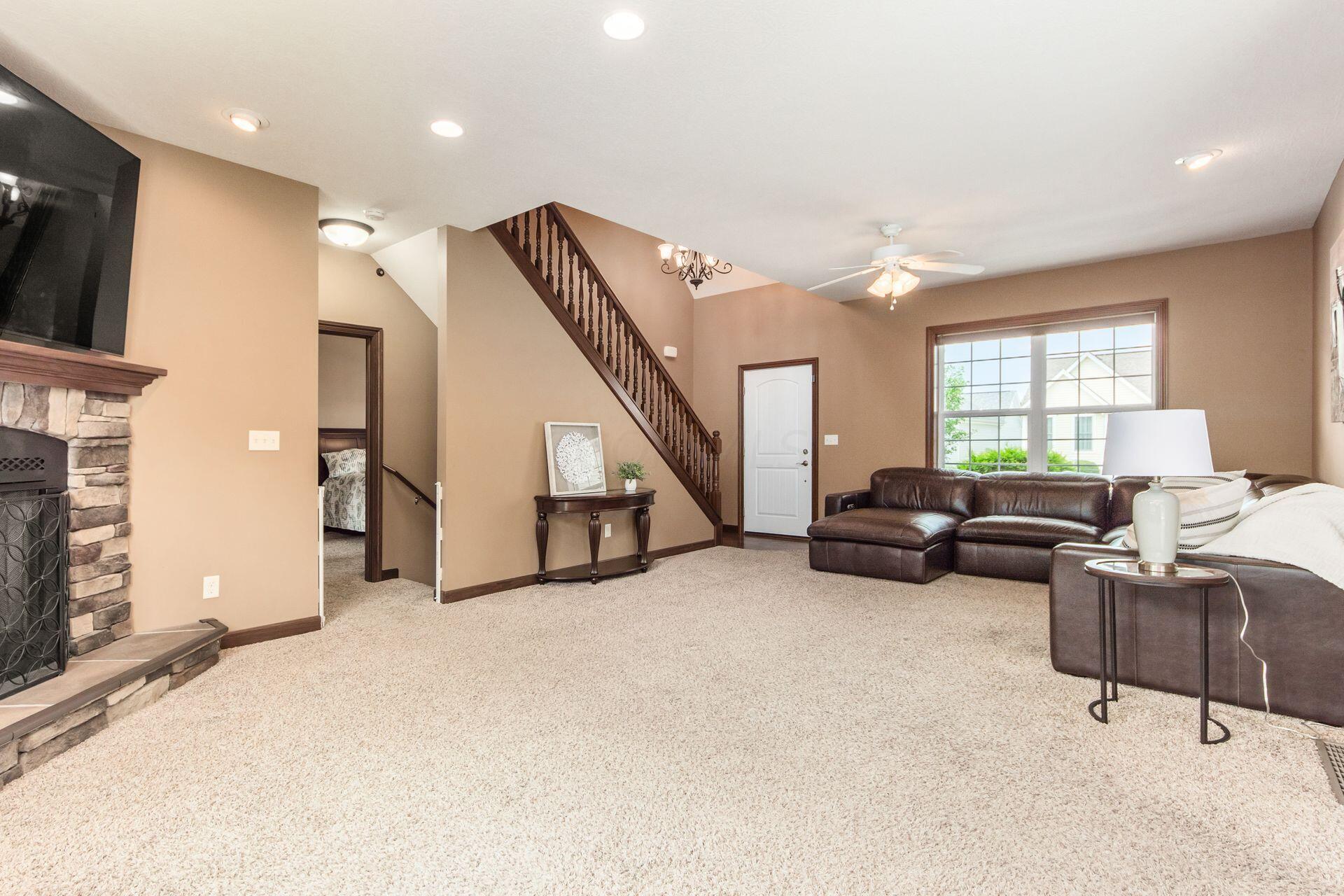 304 Middleburn Street, Johnstown, Ohio image 9