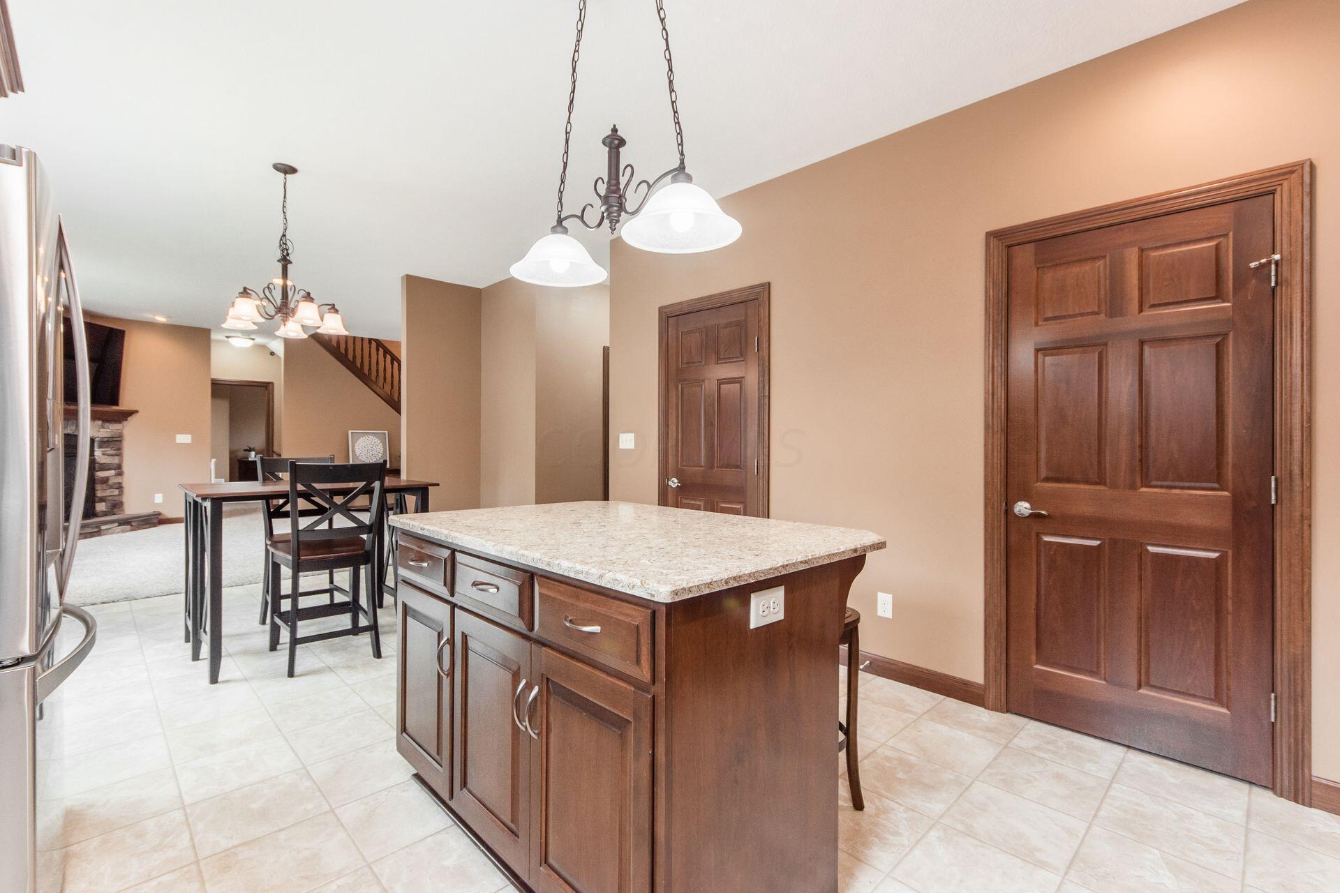 304 Middleburn Street, Johnstown, Ohio image 15