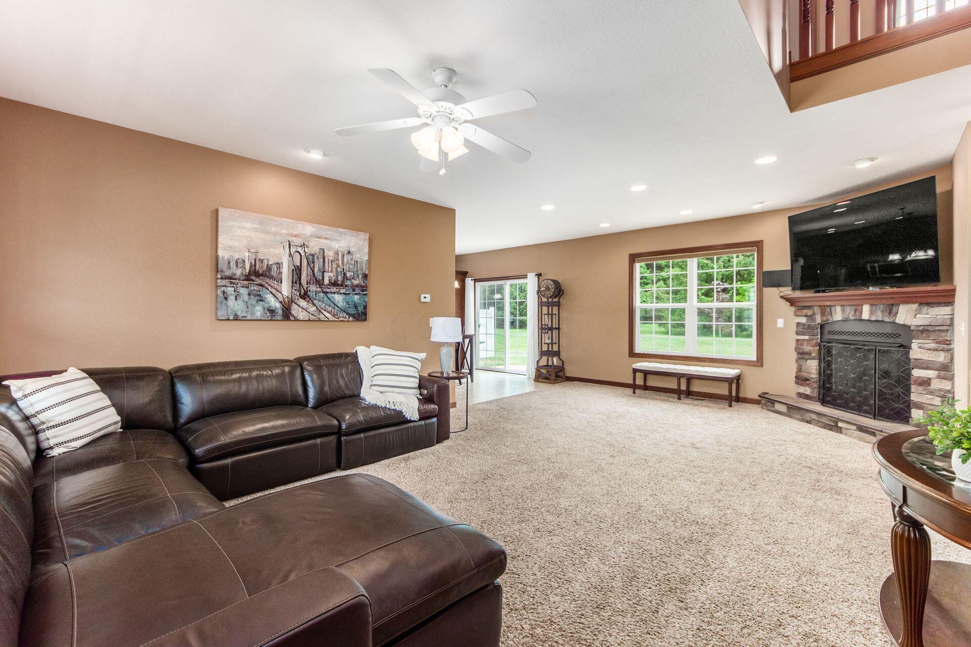 304 Middleburn Street, Johnstown, Ohio image 7