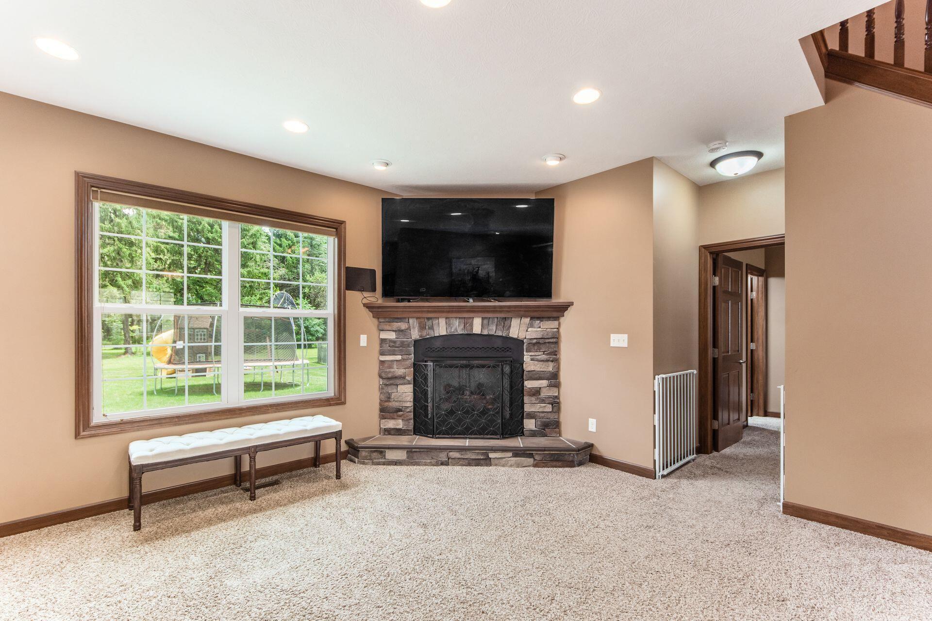 304 Middleburn Street, Johnstown, Ohio image 8