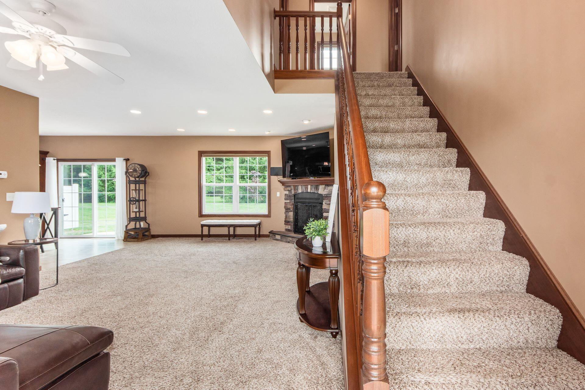 304 Middleburn Street, Johnstown, Ohio image 6