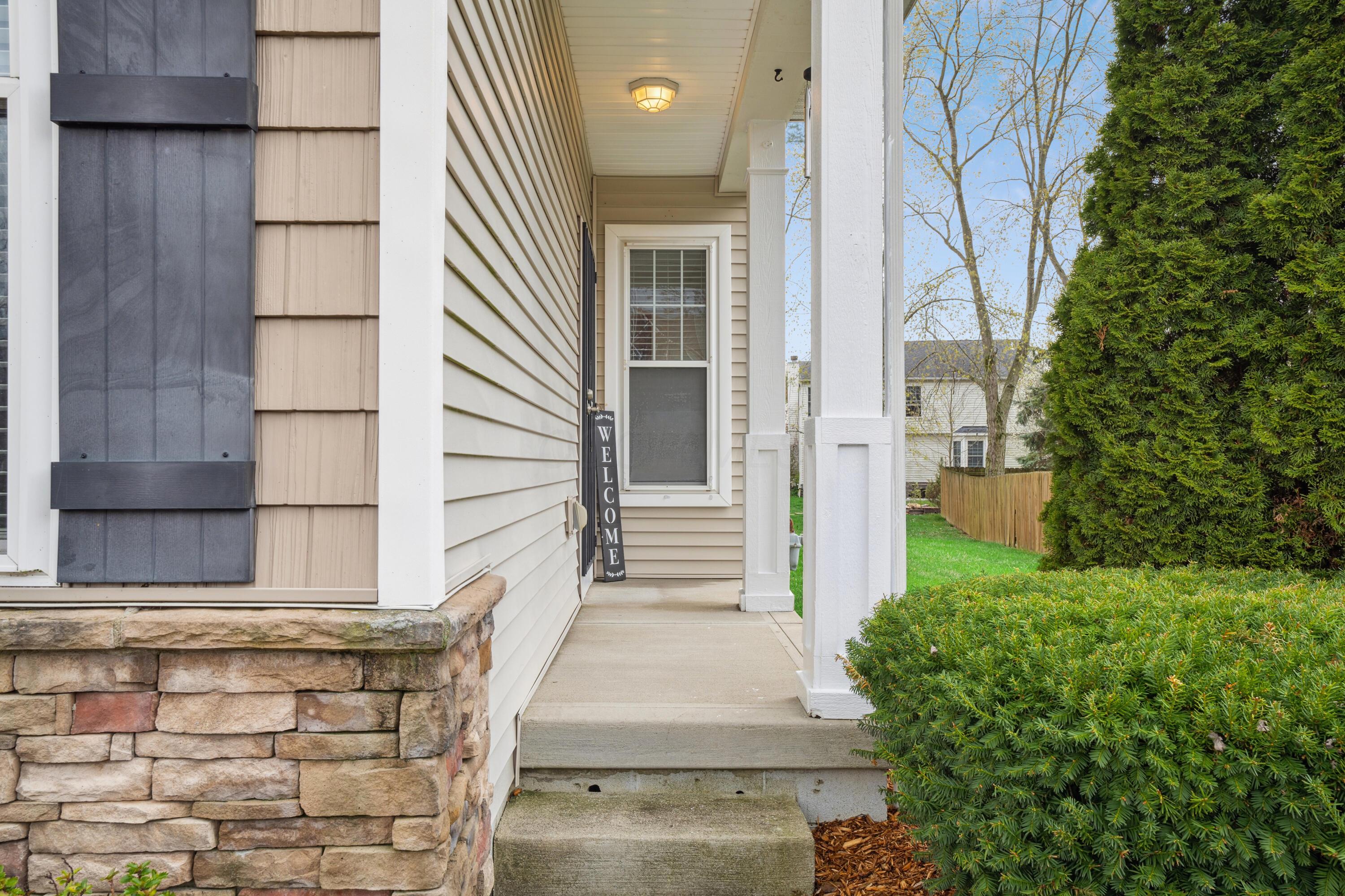 7953 Aspen Ridge Drive, Blacklick, Ohio image 3