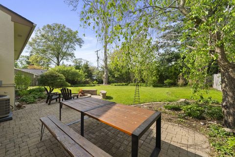 Tiny photo for 194 W New England Avenue, Columbus, OH 43085 (MLS # 226014044)