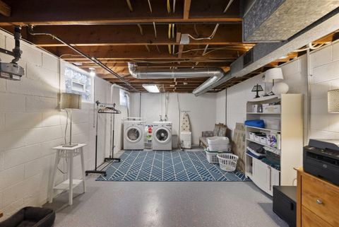 Tiny photo for 194 W New England Avenue, Columbus, OH 43085 (MLS # 226014044)