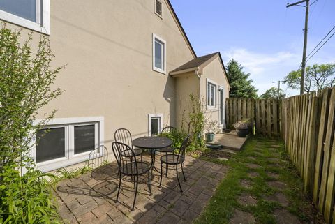 Tiny photo for 194 W New England Avenue, Columbus, OH 43085 (MLS # 226014044)