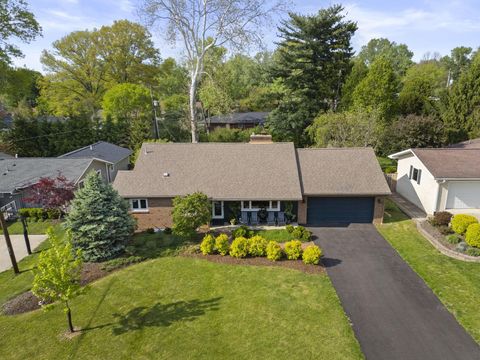 Tiny photo for 194 W New England Avenue, Columbus, OH 43085 (MLS # 226014044)