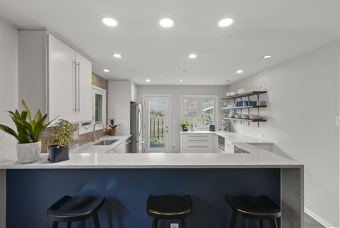Tiny photo for 194 W New England Avenue, Columbus, OH 43085 (MLS # 226014044)