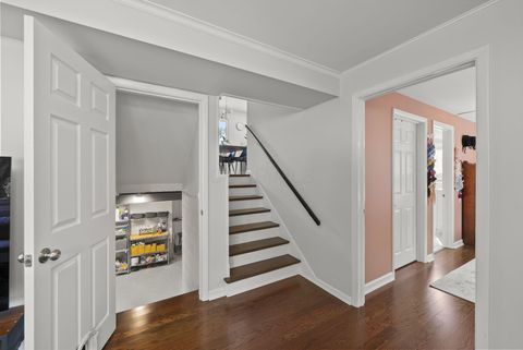 Tiny photo for 194 W New England Avenue, Columbus, OH 43085 (MLS # 226014044)
