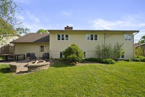 Tiny photo for 194 W New England Avenue, Columbus, OH 43085 (MLS # 226014044)