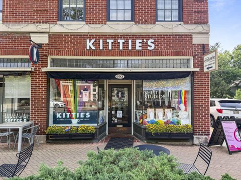 Tiny photo for 194 W New England Avenue, Columbus, OH 43085 (MLS # 226014044)