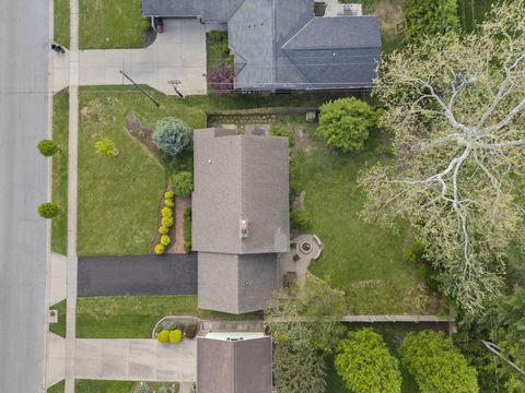Tiny photo for 194 W New England Avenue, Columbus, OH 43085 (MLS # 226014044)