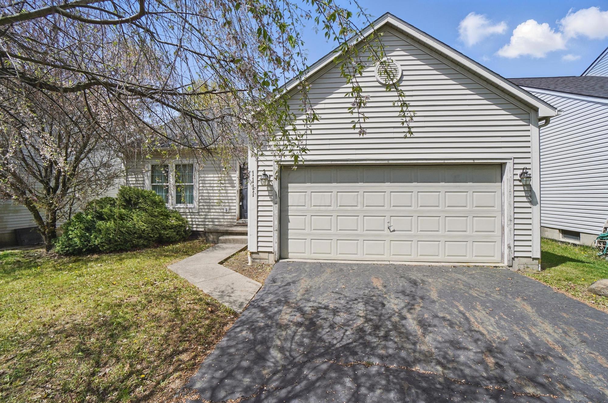 1111 Harley Run Drive, Blacklick, Ohio image 3