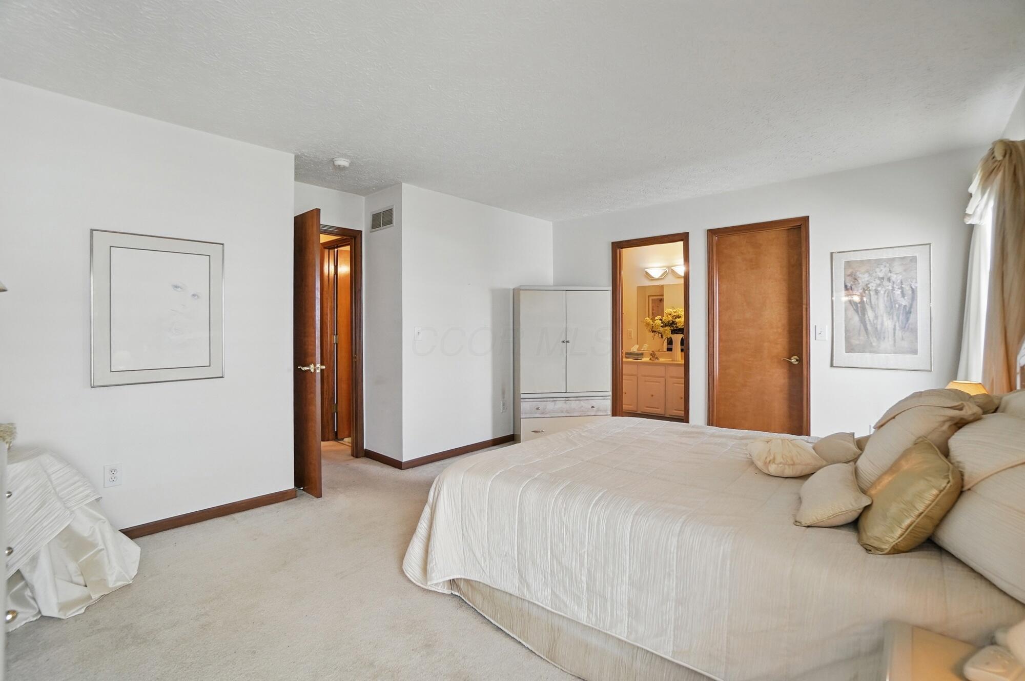 1111 Harley Run Drive, Blacklick, Ohio image 18