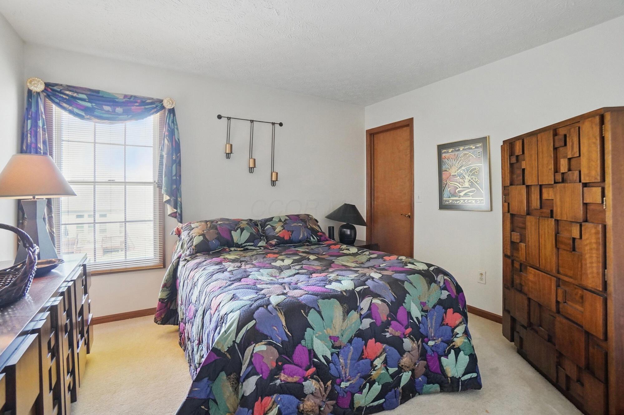 1111 Harley Run Drive, Blacklick, Ohio image 33