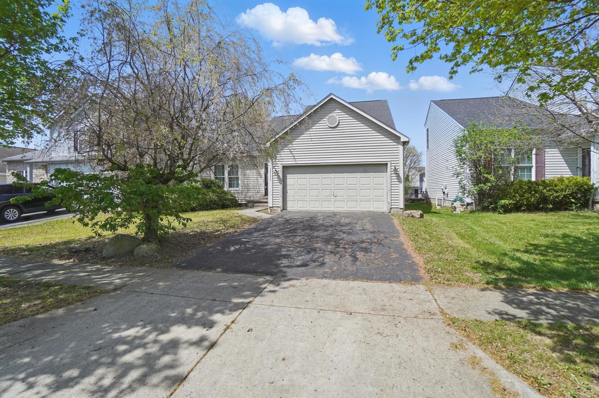 1111 Harley Run Drive, Blacklick, Ohio image 4