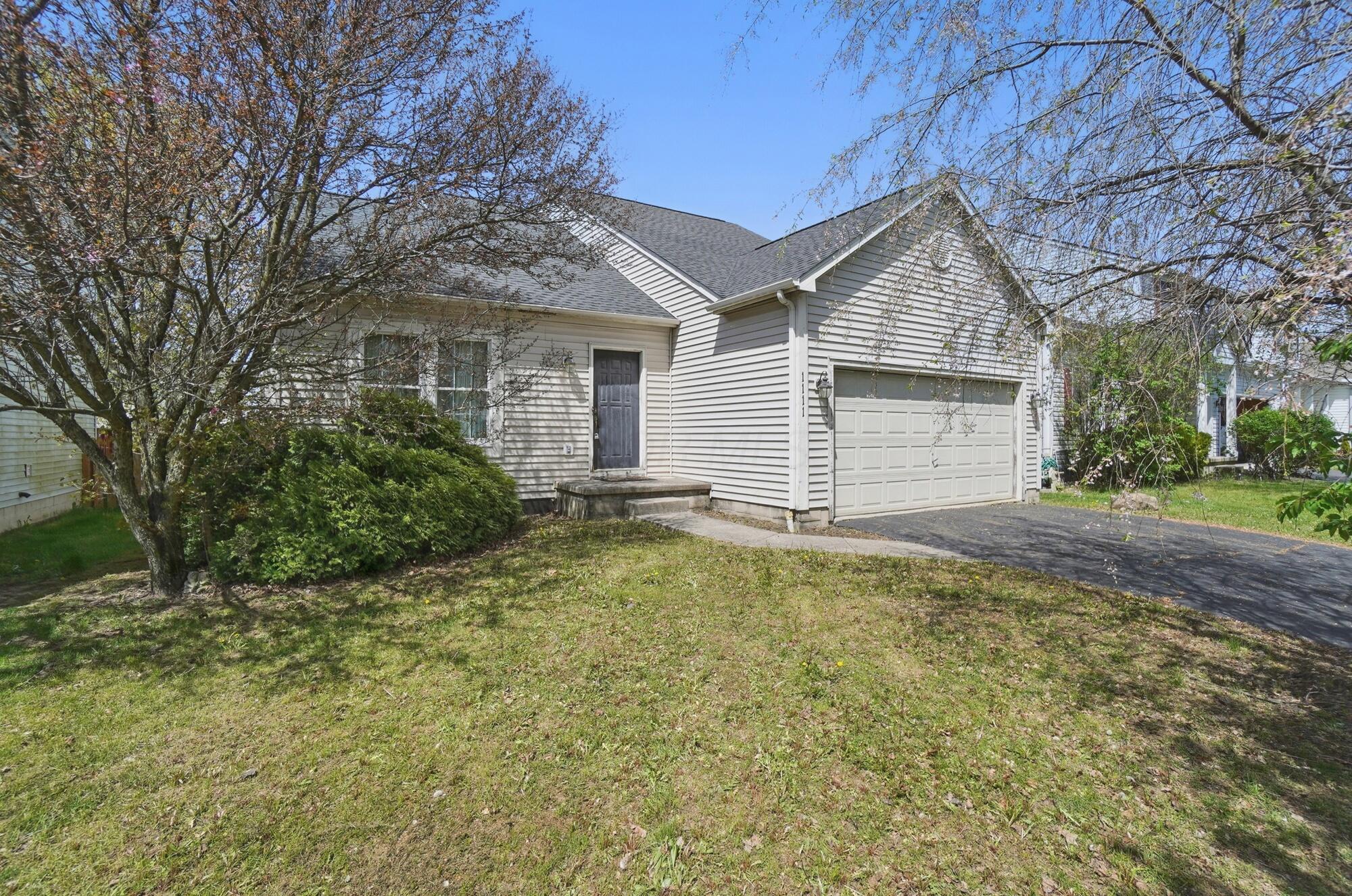 1111 Harley Run Drive, Blacklick, Ohio image 1