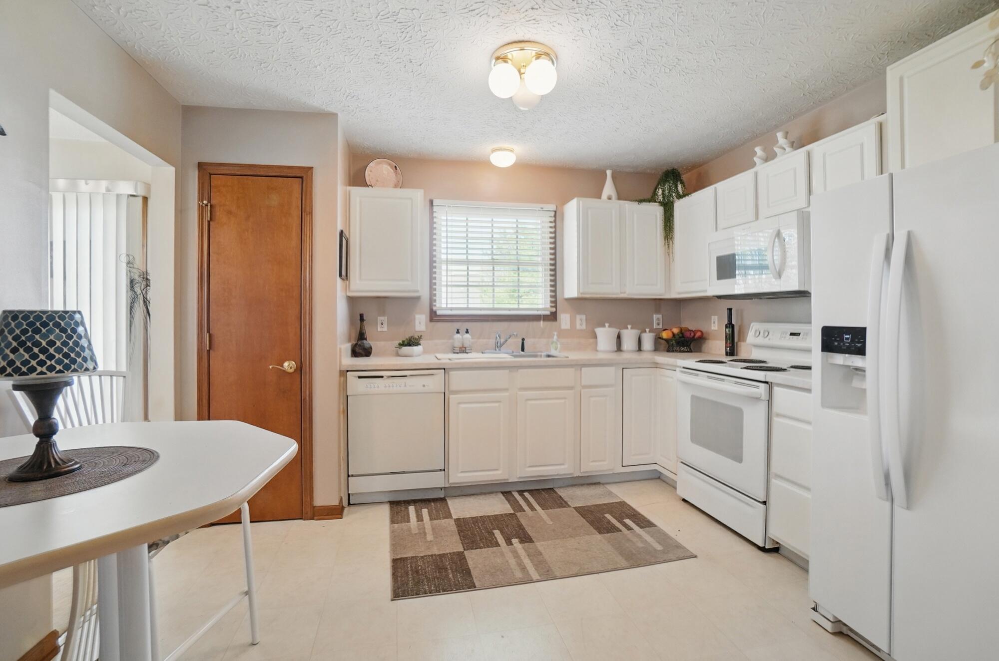 1111 Harley Run Drive, Blacklick, Ohio image 11