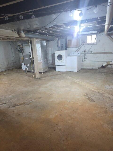 Tiny photo for 2101 Dresden Road, Zanesville, OH 43701 (MLS # 225045069)