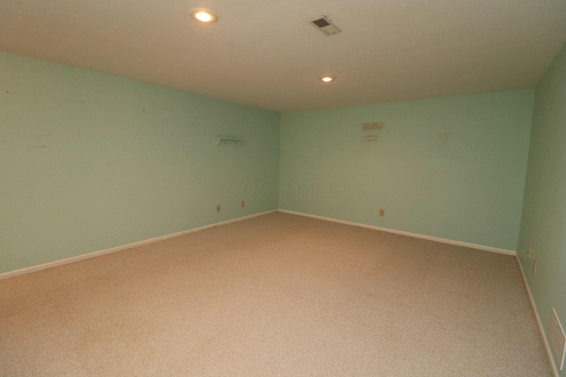 3649 Lakestone Circle, Hilliard, Ohio image 28