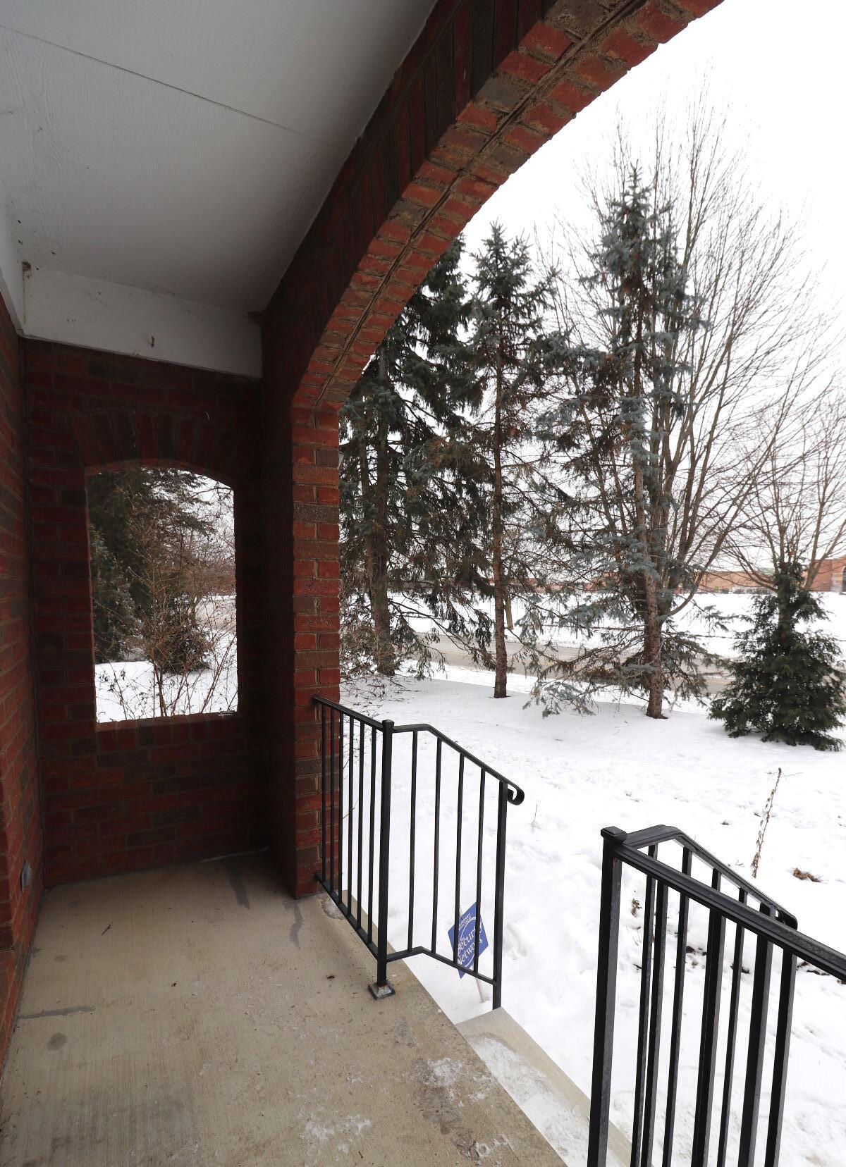 3649 Lakestone Circle, Hilliard, Ohio image 4