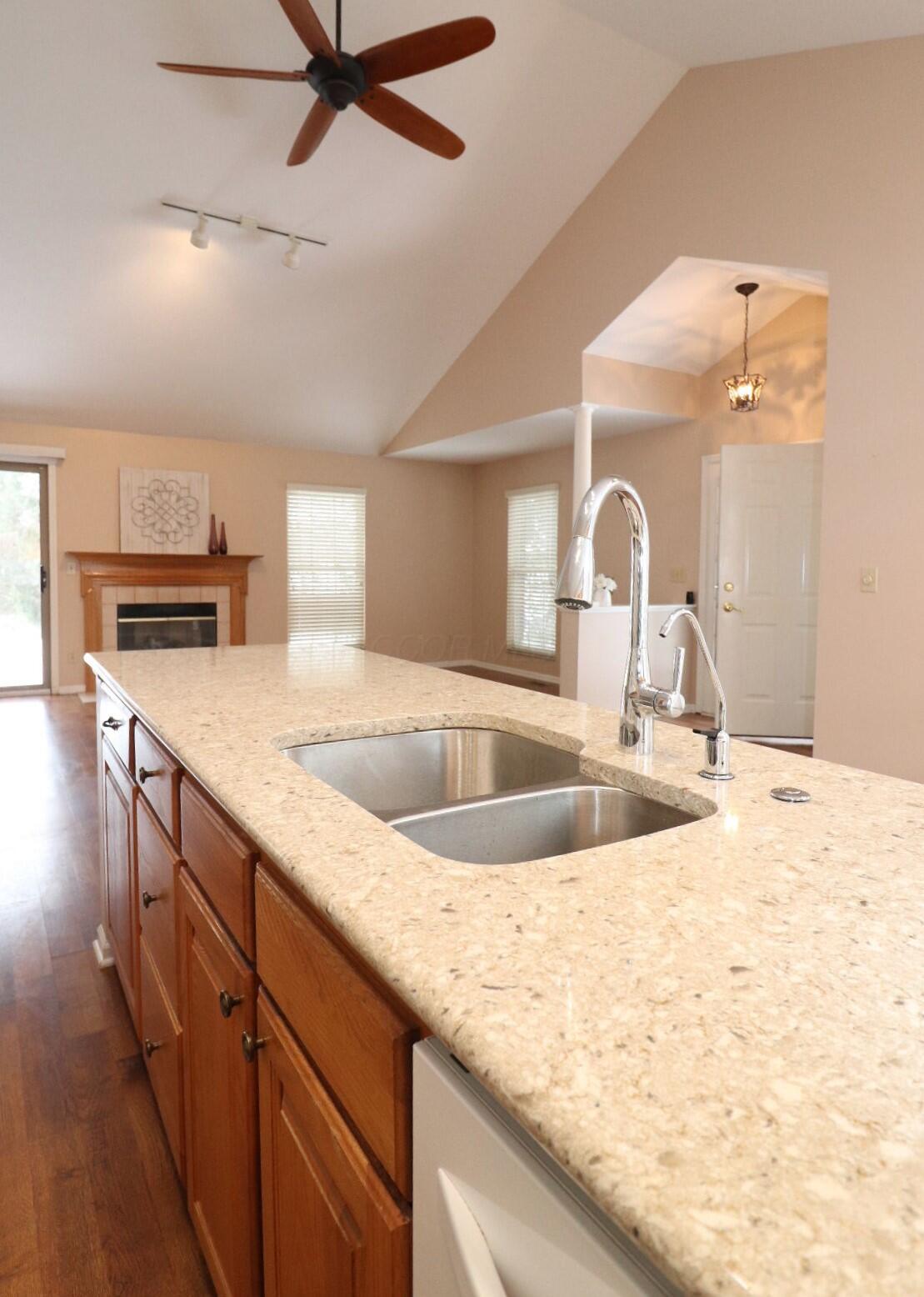 3649 Lakestone Circle, Hilliard, Ohio image 12