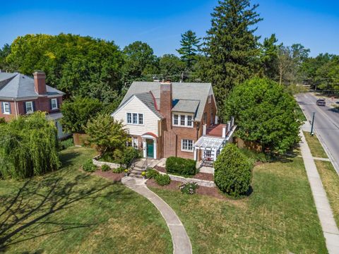 Photo of 2424 Sherwood Road, Bexley, OH 43209 (MLS # 226008692)