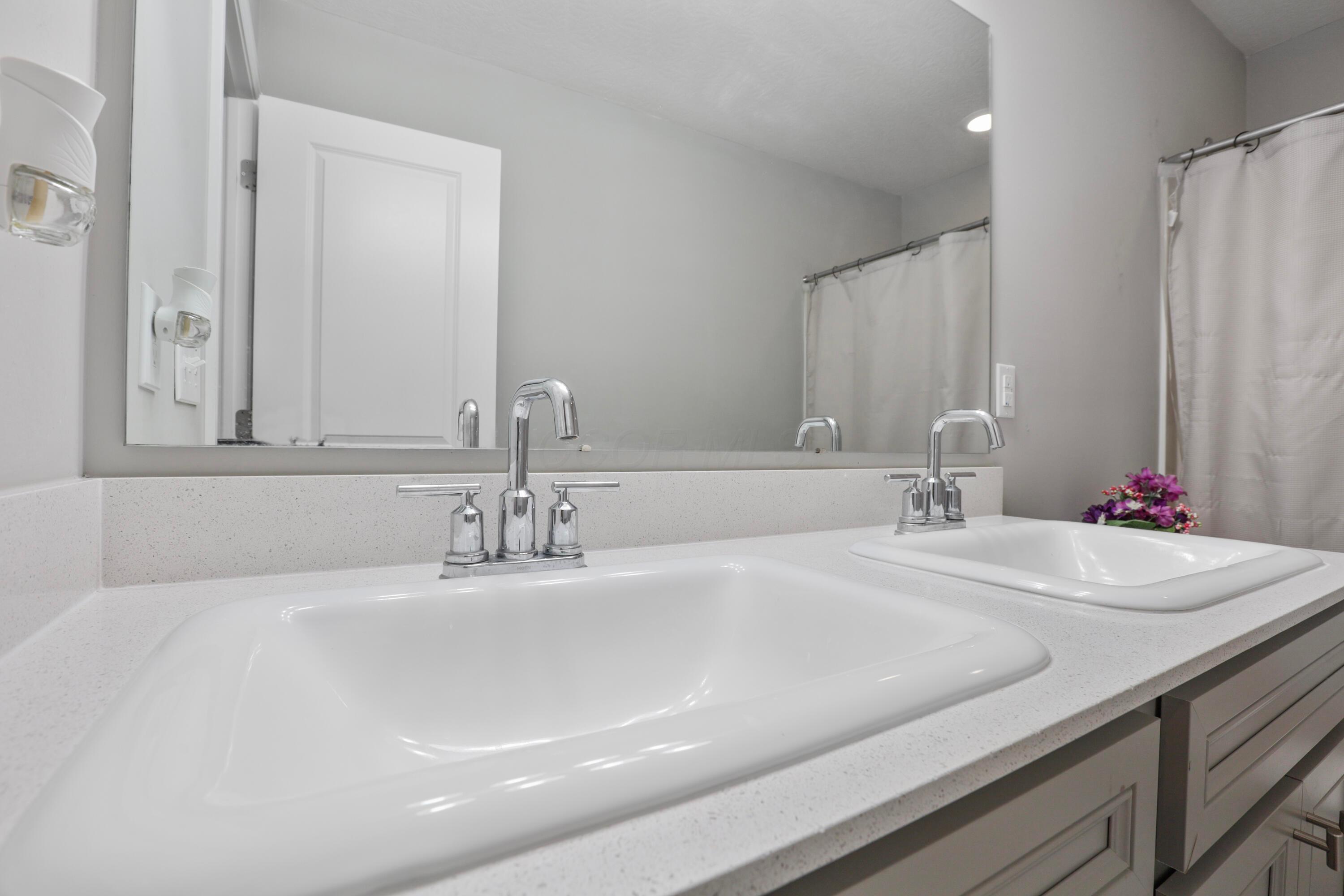 7064 Ribault Drive, Pickerington, Ohio image 34