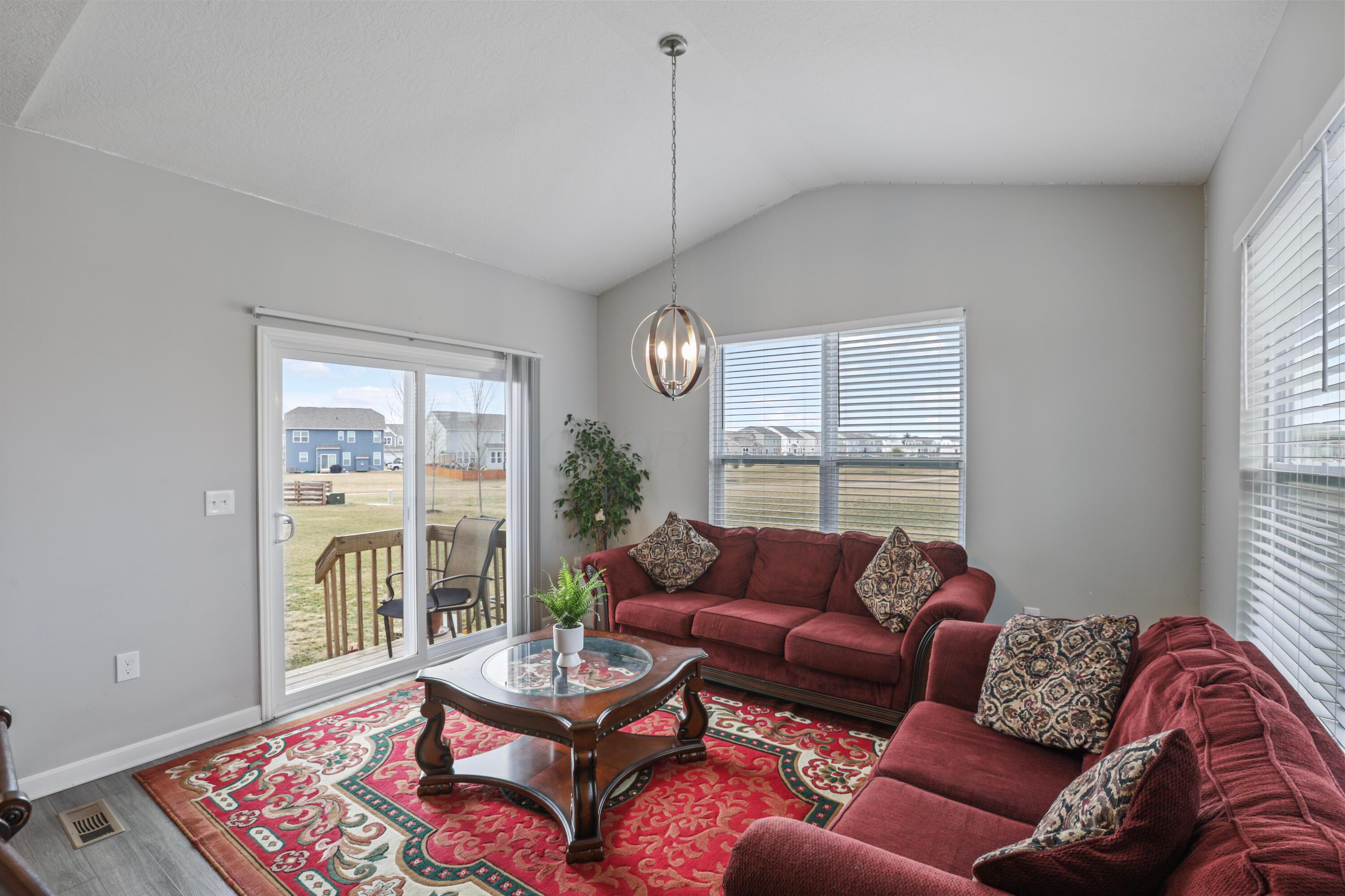 7064 Ribault Drive, Pickerington, Ohio image 11