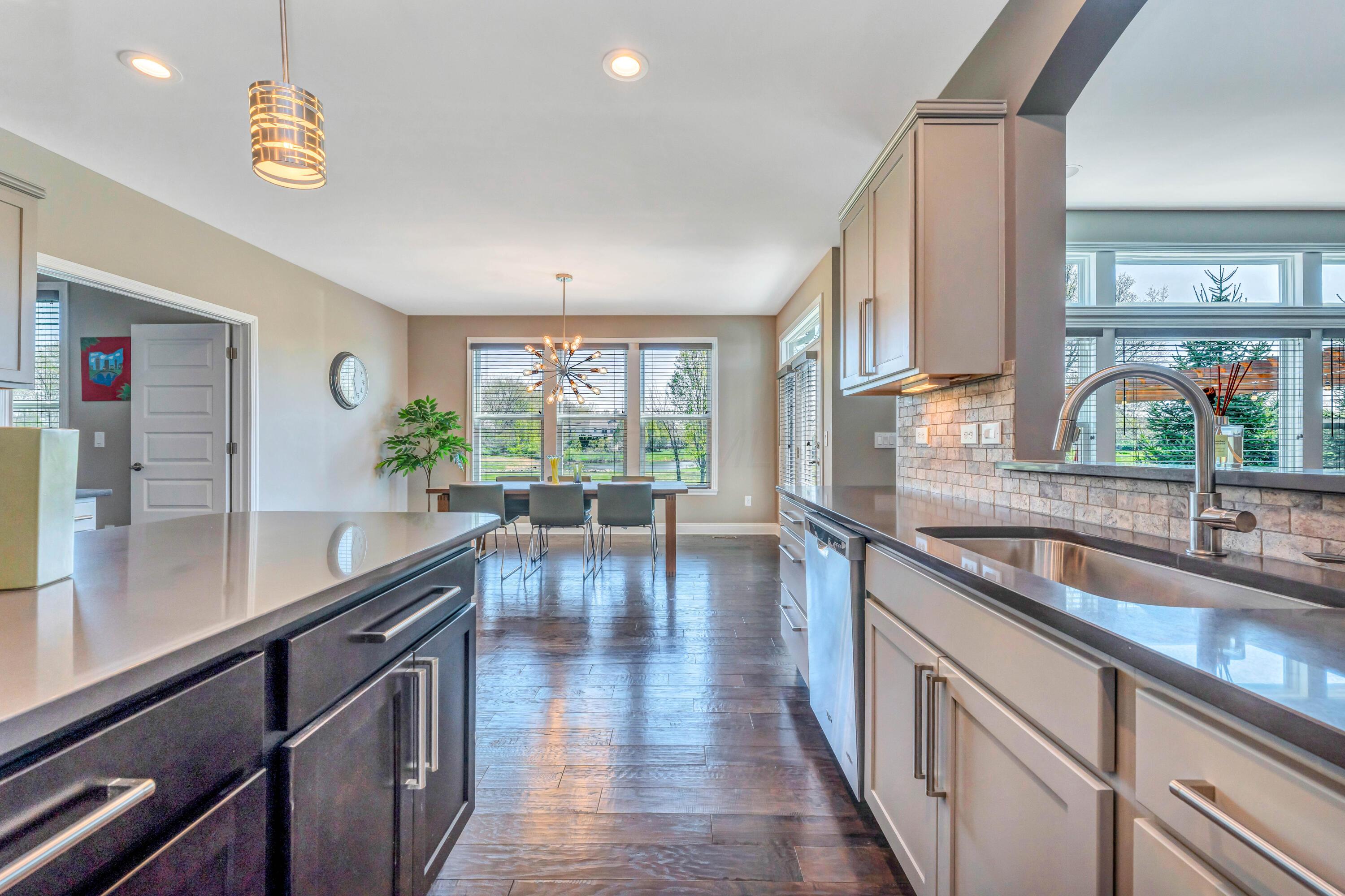 5770 Glendavon Place, Dublin, Ohio image 24