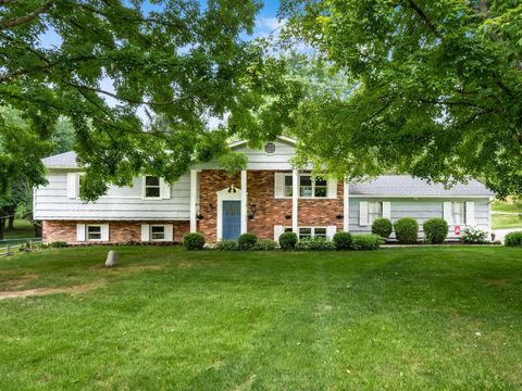 Photo of 2165 Welsh Hills Road NE, Granville, OH 43023 (MLS # 223022961)