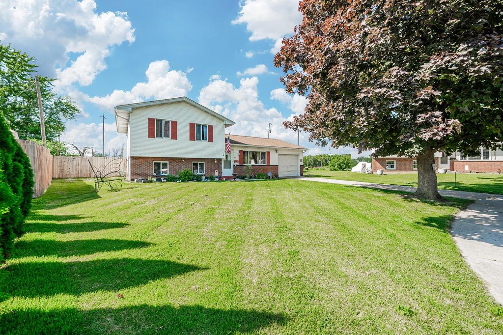 85 West Court West Jefferson OH 43162 MLS #223022235 Howard Hanna 85 West Court West Jefferson OH 43162 MLS #223022235 Howard Hanna