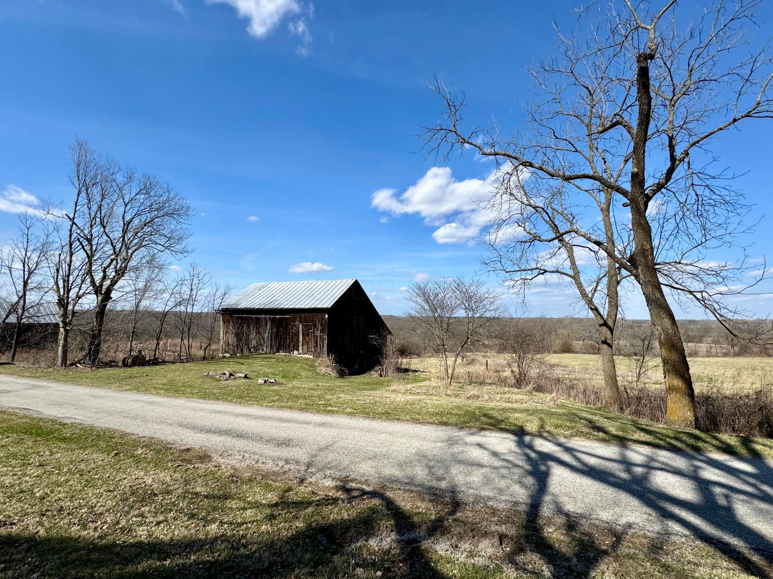 3090 Melick Road, Utica, Ohio image 8