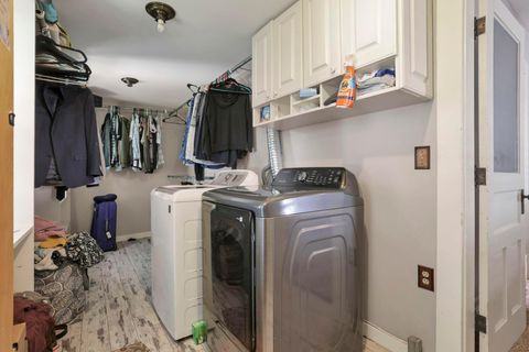 Tiny photo for 708 N High Street, Lancaster, OH 43130 (MLS # 225037743)
