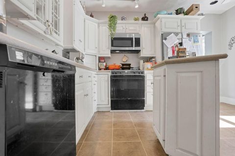 Tiny photo for 708 N High Street, Lancaster, OH 43130 (MLS # 225037743)