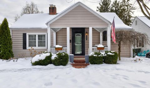 Photo of 531 Richards Road, Columbus, OH 43214 (MLS # 226003818)