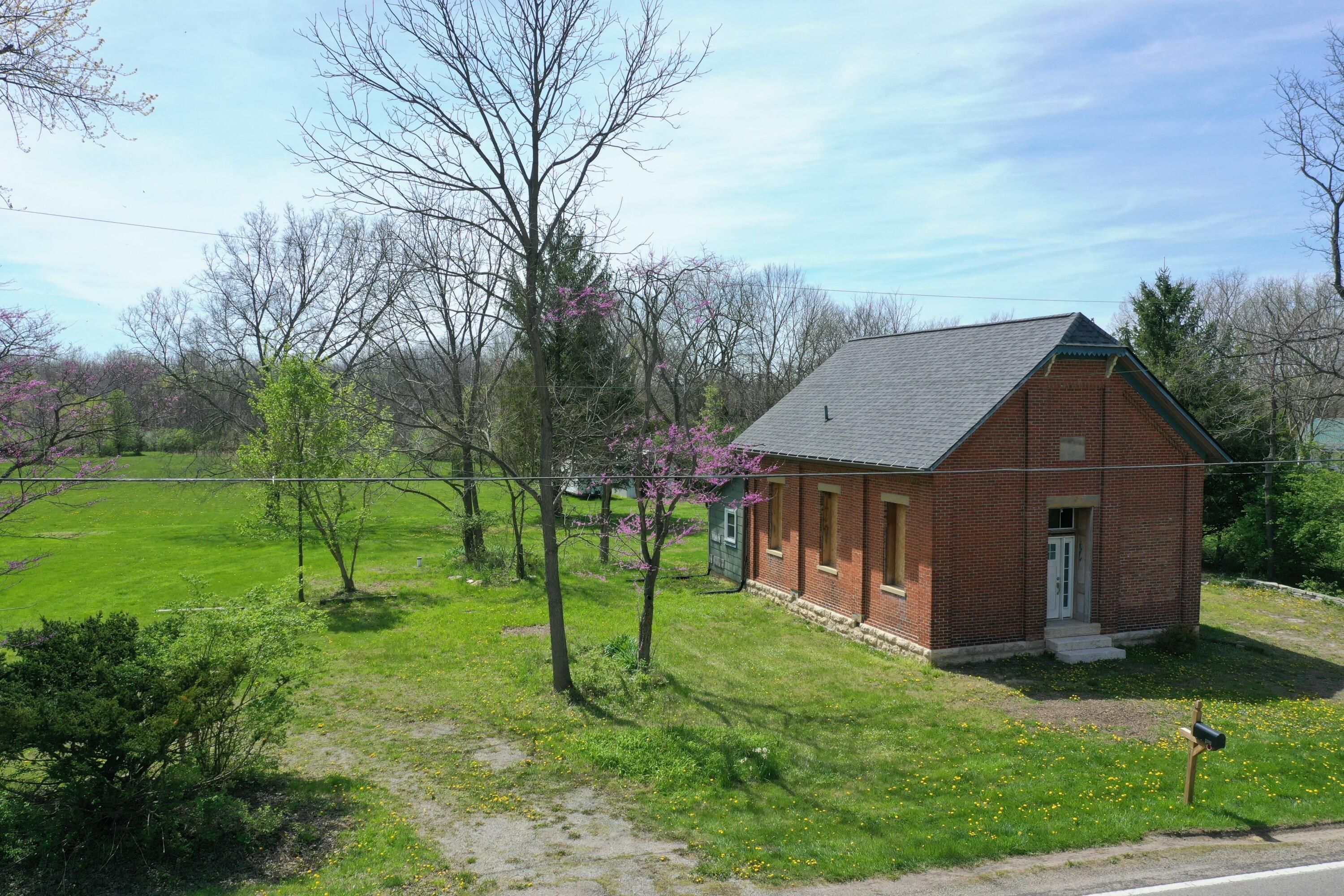 2263 Amity Road, Hilliard, Ohio image 1