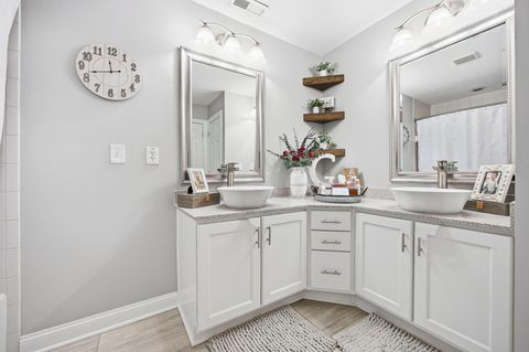 Tiny photo for 6704 Knoll View Court, Powell, OH 43065 (MLS # 226002927)