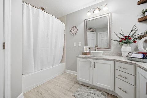 Tiny photo for 6704 Knoll View Court, Powell, OH 43065 (MLS # 226002927)