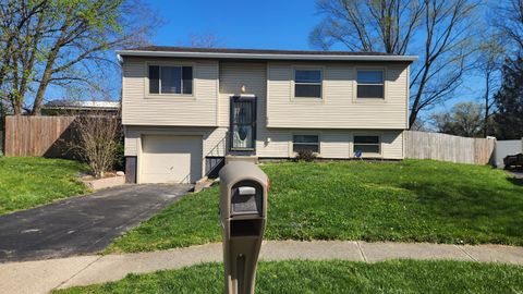 Photo of 620 Mistletoe Court, Columbus, OH 43230 (MLS # 226011821)