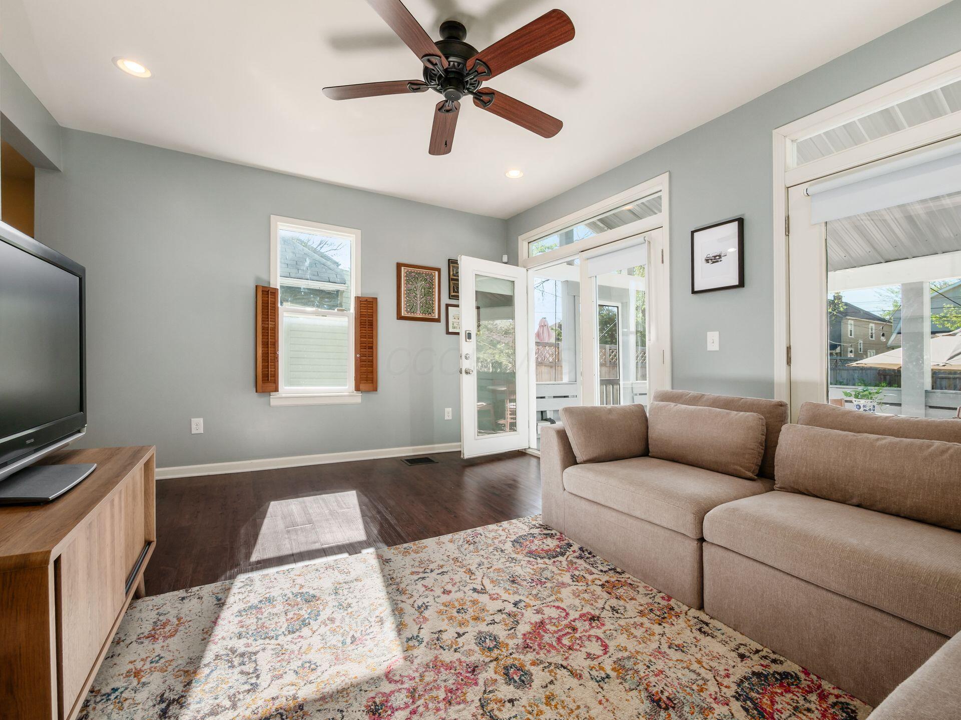 387 E Gates Street, Columbus, Ohio image 16
