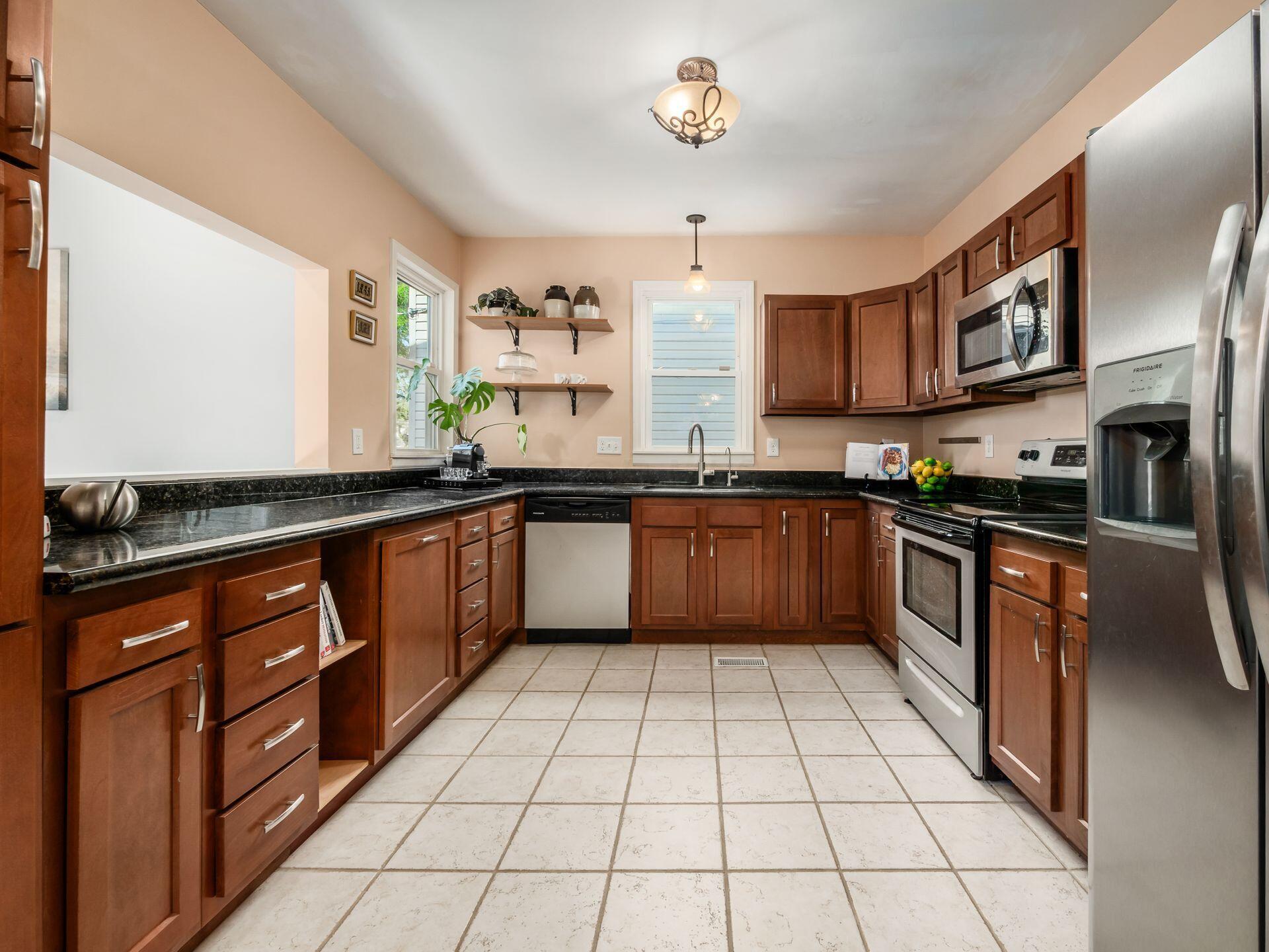 387 E Gates Street, Columbus, Ohio image 9